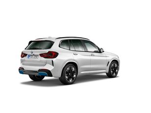Fotos de BMW iX3 M Sport color Blanco. Año 2023. 210KW(286CV). Eléctrico. En concesionario Movilnorte El Plantio de Madrid