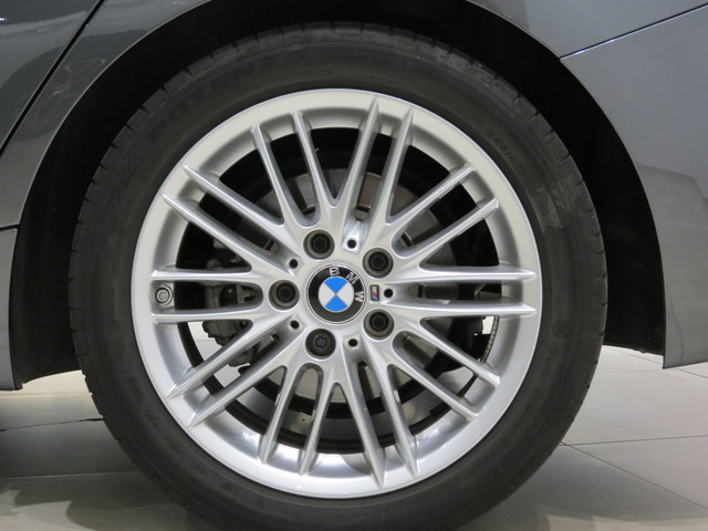 BMW Serie 1 118d color Gris. Año 2019. 110KW(150CV). Diésel. En concesionario EL VERGER Automoviles Fersan, S.A. de Alicante