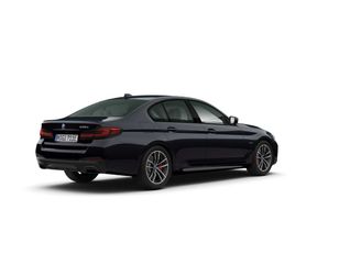 Fotos de BMW Serie 5 530e color Negro. Año 2022. 215KW(292CV). Híbrido Electro/Gasolina. En concesionario Lurauto Bizkaia de Vizcaya