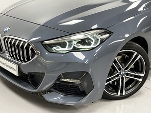 BMW Serie 2 220d Gran Coupe color Gris. Año 2021. 140KW(190CV). Diésel. En concesionario Maberauto de Castellón