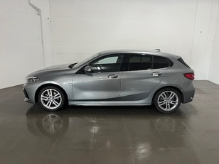 Fotos de BMW Serie 1 118d color Gris. Año 2022. 110KW(150CV). Diésel. En concesionario Amiocar S.A. de Coruña