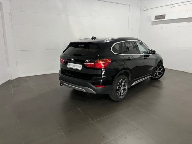 BMW X1 sDrive18d color Negro. Año 2017. 110KW(150CV). Diésel. En concesionario Amiocar S.A. de Coruña