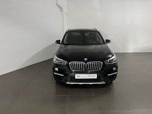 Fotos de BMW X1 sDrive18d color Negro. Año 2017. 110KW(150CV). Diésel. En concesionario Amiocar S.A. de Coruña