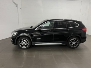 Fotos de BMW X1 sDrive18d color Negro. Año 2017. 110KW(150CV). Diésel. En concesionario Amiocar S.A. de Coruña