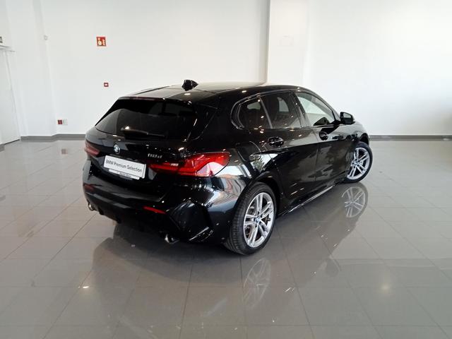 BMW Serie 1 118d color Negro. Año 2024. 110KW(150CV). Diésel. En concesionario Mandel Motor Badajoz de Badajoz