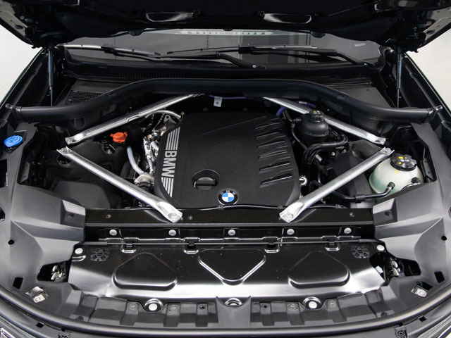 BMW X7 xDrive40d color Negro. Año 2024. 259KW(352CV). Diésel. En concesionario Fuenteolid de Valladolid