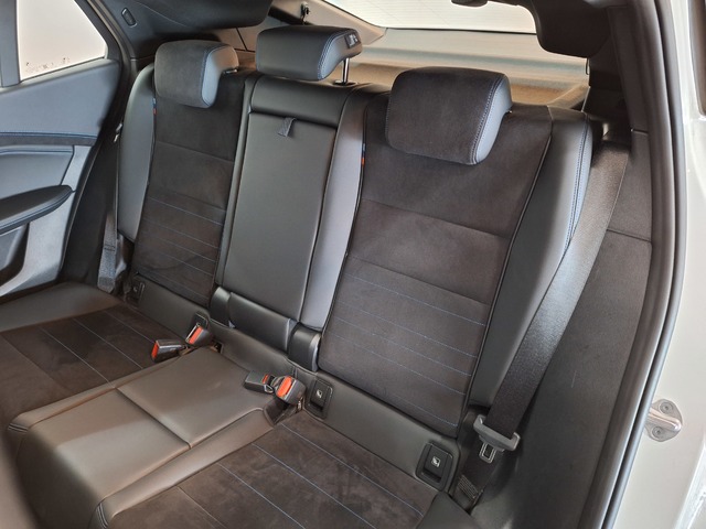 BMW iX2 xDrive30 color Blanco. Año 2024. 230KW(313CV). Eléctrico. En concesionario Tormes Motor de Salamanca