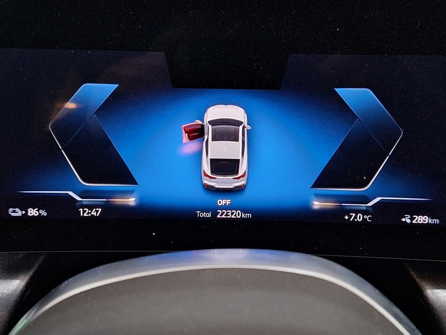 BMW iX2 xDrive30 color Blanco. Año 2024. 230KW(313CV). Eléctrico. En concesionario Tormes Motor de Salamanca