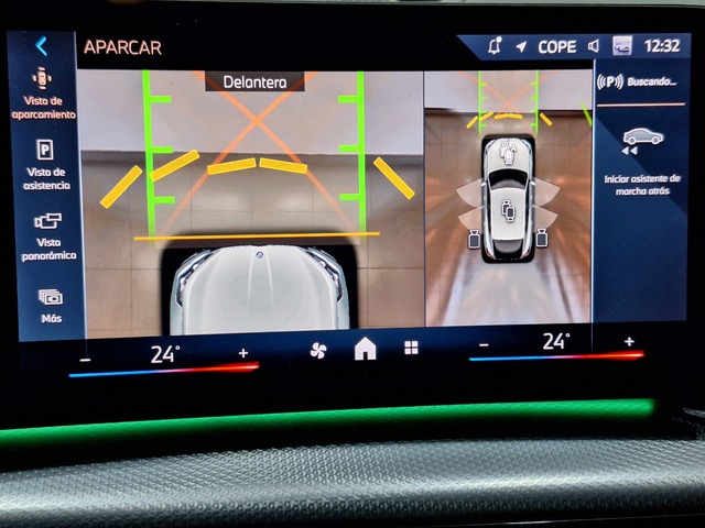 BMW iX2 xDrive30 color Blanco. Año 2024. 230KW(313CV). Eléctrico. En concesionario Tormes Motor de Salamanca