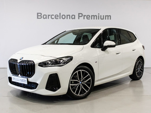 Fotos de BMW Serie 2 218i Active Tourer color Blanco. Año 2023. 100KW(136CV). Gasolina. En concesionario Barcelona Premium -- GRAN VIA de Barcelona