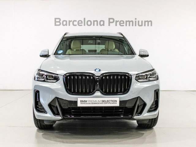 BMW X3 xDrive30e color Gris. Año 2022. 215KW(292CV). Híbrido Electro/Gasolina. En concesionario Barcelona Premium -- GRAN VIA de Barcelona