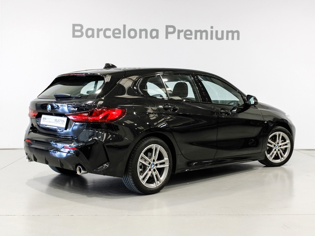 BMW Serie 1 118d color Negro. Año 2022. 110KW(150CV). Diésel. En concesionario Barcelona Premium -- GRAN VIA de Barcelona