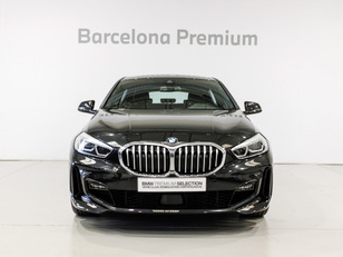 Fotos de BMW Serie 1 118d color Negro. Año 2022. 110KW(150CV). Diésel. En concesionario Barcelona Premium -- GRAN VIA de Barcelona