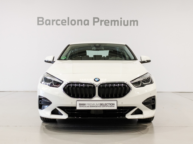 BMW Serie 2 218d Gran Coupe color Blanco. Año 2023. 110KW(150CV). Diésel. En concesionario Barcelona Premium -- GRAN VIA de Barcelona