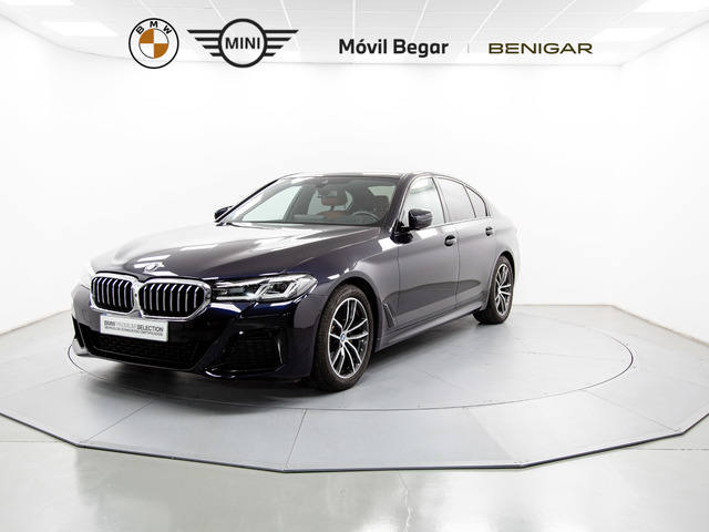 BMW Serie 5 520d color Negro. Año 2021. 140KW(190CV). Diésel. En concesionario Movil Begar Petrer de Alicante