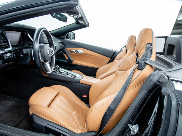 BMW Z4 sDrive30i Cabrio color Negro. Año 2023. 190KW(258CV). Gasolina. En concesionario Móvil Begar Alicante de Alicante