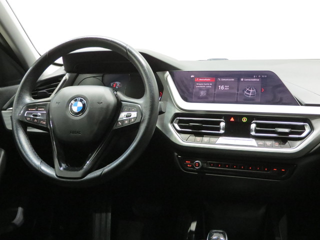 BMW Serie 1 118d color Negro. Año 2020. 110KW(150CV). Diésel. En concesionario FINESTRAT Automoviles Fersan, S.A. de Alicante