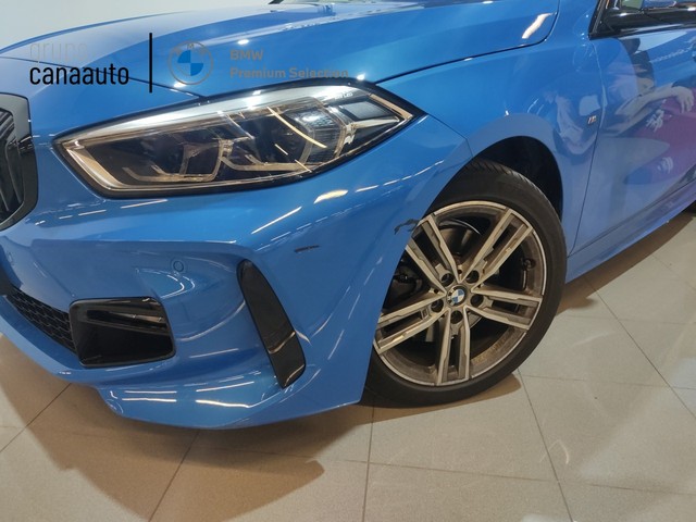 BMW Serie 1 118d color Azul. Año 2021. 110KW(150CV). Diésel. En concesionario CANAAUTO - TACO de Sta. C. Tenerife