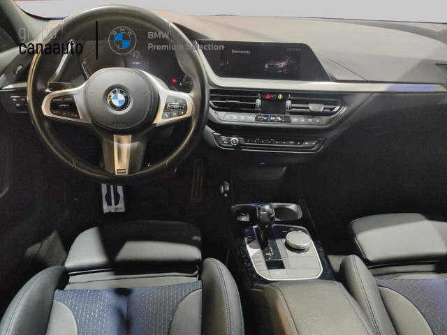 BMW Serie 1 118d color Azul. Año 2021. 110KW(150CV). Diésel. En concesionario CANAAUTO - TACO de Sta. C. Tenerife