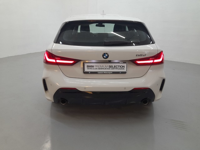 BMW Serie 1 118d color Blanco. Año 2021. 110KW(150CV). Diésel. En concesionario Cabrero Motorsport de Huesca