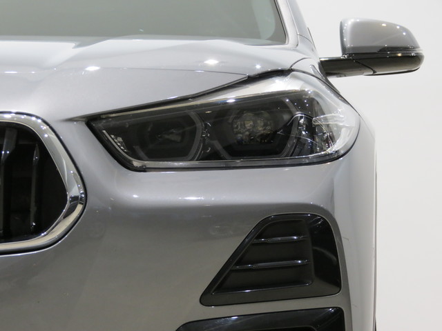 BMW X2 sDrive18d color Gris. Año 2022. 110KW(150CV). Diésel. En concesionario GANDIA Automoviles Fersan, S.A. de Valencia