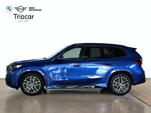 Fotos de BMW X1 sDrive18d color Azul. Año 2024. 110KW(150CV). Diésel. En concesionario Triocar Gijón (Bmw y Mini) de Asturias