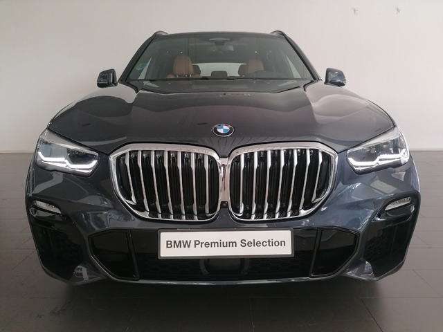 BMW X5 xDrive30d color Gris. Año 2021. 210KW(286CV). Diésel. En concesionario Adler Motor S.L. TOLEDO de Toledo