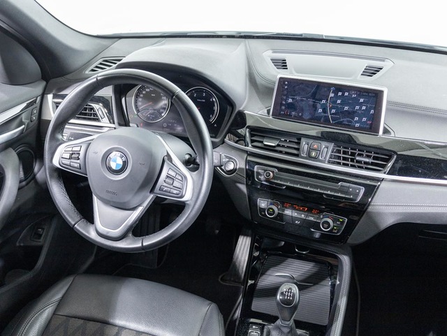 BMW X1 sDrive18d color Blanco. Año 2021. 110KW(150CV). Diésel. En concesionario Oliva Motor Girona de Girona