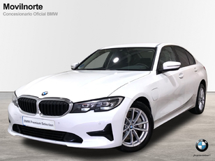 Fotos de BMW Serie 3 330e color Blanco. Año 2020. 215KW(292CV). Híbrido Electro/Gasolina. En concesionario Movilnorte El Plantio de Madrid
