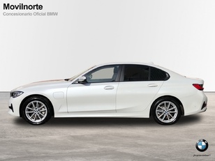 Fotos de BMW Serie 3 330e color Blanco. Año 2020. 215KW(292CV). Híbrido Electro/Gasolina. En concesionario Movilnorte El Plantio de Madrid