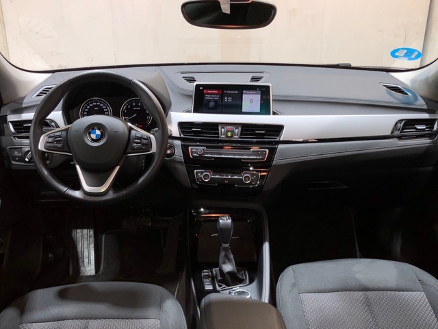 BMW X2 xDrive25e color Gris. Año 2021. 162KW(220CV). Híbrido Electro/Gasolina. En concesionario Movilnorte El Plantio de Madrid