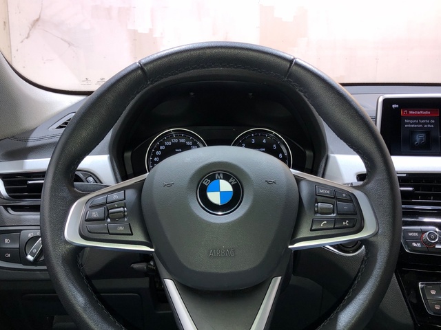 BMW X2 xDrive25e color Gris. Año 2021. 162KW(220CV). Híbrido Electro/Gasolina. En concesionario Movilnorte El Plantio de Madrid