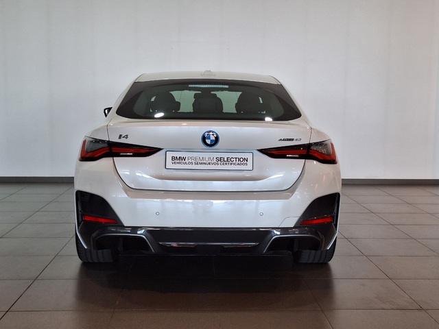 BMW i4 eDrive40 color Blanco. Año 2024. 250KW(340CV). Eléctrico. En concesionario Tormes Motor de Salamanca
