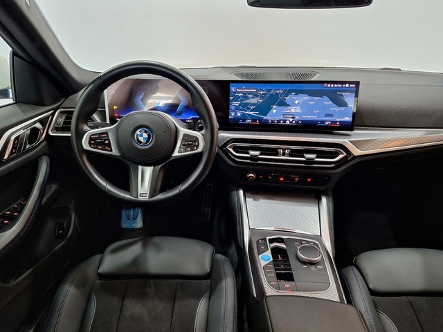 BMW i4 eDrive40 color Blanco. Año 2024. 250KW(340CV). Eléctrico. En concesionario Tormes Motor de Salamanca
