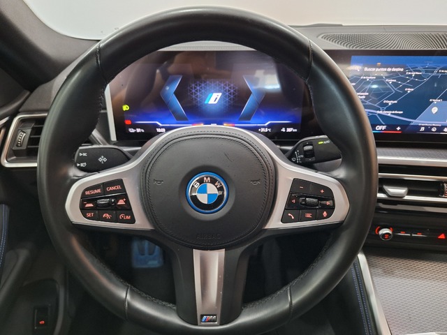 BMW i4 eDrive40 color Blanco. Año 2024. 250KW(340CV). Eléctrico. En concesionario Tormes Motor de Salamanca