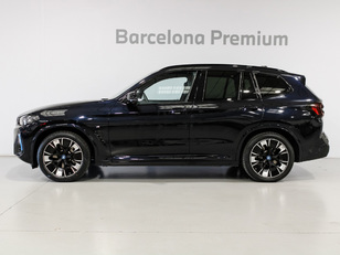 Fotos de BMW iX3 M Sport color Negro. Año 2023. 210KW(286CV). Eléctrico. En concesionario Barcelona Premium -- GRAN VIA de Barcelona