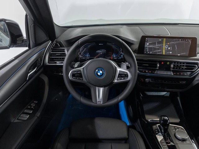 BMW X3 xDrive30e color Gris. Año 2024. 215KW(292CV). Híbrido Electro/Gasolina. En concesionario Oliva Motor Girona de Girona