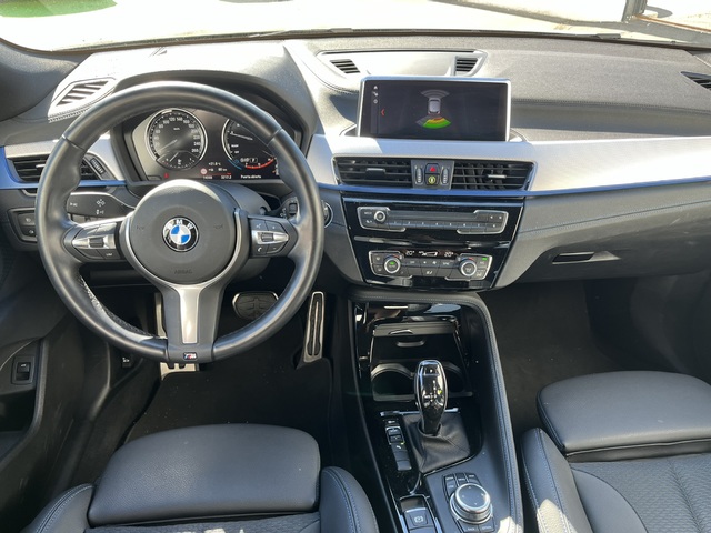 BMW X2 sDrive18i color Negro. Año 2022. 103KW(140CV). Gasolina. En concesionario Novomóvil Oleiros de Coruña