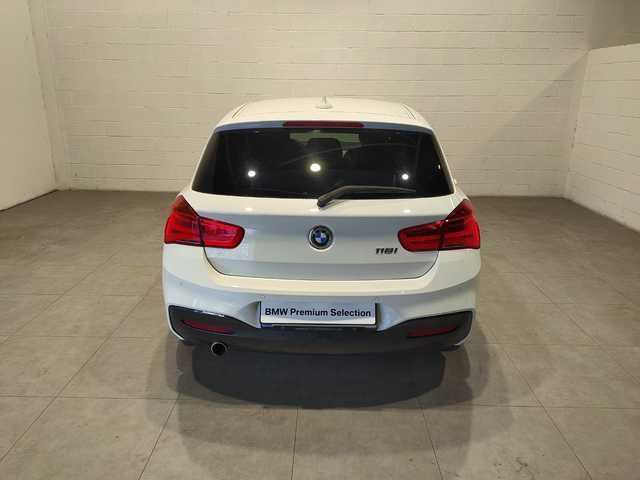 BMW Serie 1 118i color Blanco. Año 2019. 100KW(136CV). Gasolina. En concesionario MOTOR MUNICH S.A.U  - Terrassa de Barcelona