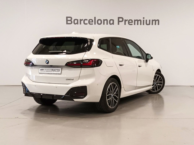 BMW Serie 2 218d Active Tourer color Blanco. Año 2022. 110KW(150CV). Diésel. En concesionario Barcelona Premium -- GRAN VIA de Barcelona