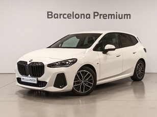 Fotos de BMW Serie 2 218d Active Tourer color Blanco. Año 2022. 110KW(150CV). Diésel. En concesionario Barcelona Premium -- GRAN VIA de Barcelona