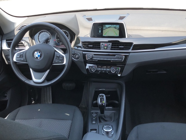 BMW X1 xDrive18d color Gris Plata. Año 2019. 110KW(150CV). Diésel. En concesionario Auto Premier, S.A. - GUADALAJARA de Guadalajara