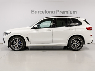 Fotos de BMW X5 xDrive30d color Blanco. Año 2019. 195KW(265CV). Diésel. En concesionario Barcelona Premium -- GRAN VIA de Barcelona