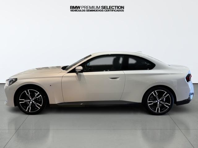 BMW Serie 2 220d Coupe color Blanco. Año 2022. 140KW(190CV). Diésel. En concesionario Automotor Premium Viso - Málaga de Málaga