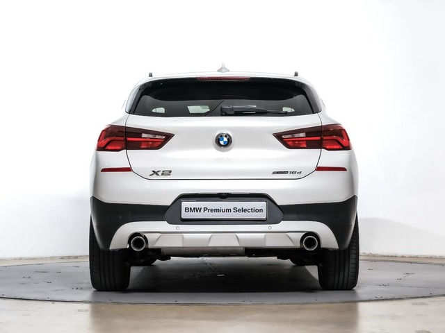 BMW X2 sDrive18d color Blanco. Año 2023. 110KW(150CV). Diésel. En concesionario Oliva Motor Tarragona de Tarragona