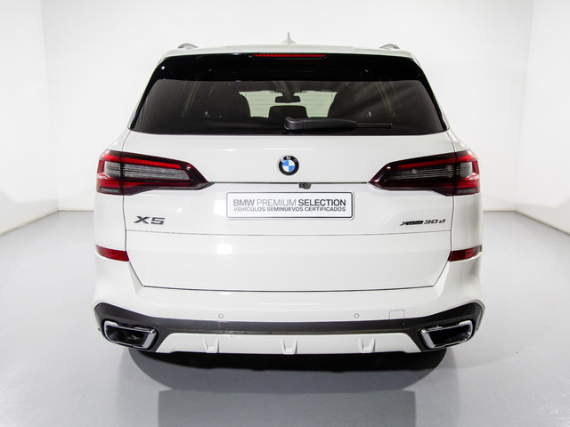 BMW X5 xDrive30d color Blanco. Año 2021. 210KW(286CV). Diésel. En concesionario Móvil Begar Alicante de Alicante