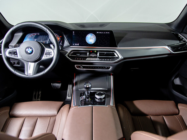 BMW X5 xDrive30d color Blanco. Año 2021. 210KW(286CV). Diésel. En concesionario Móvil Begar Alicante de Alicante