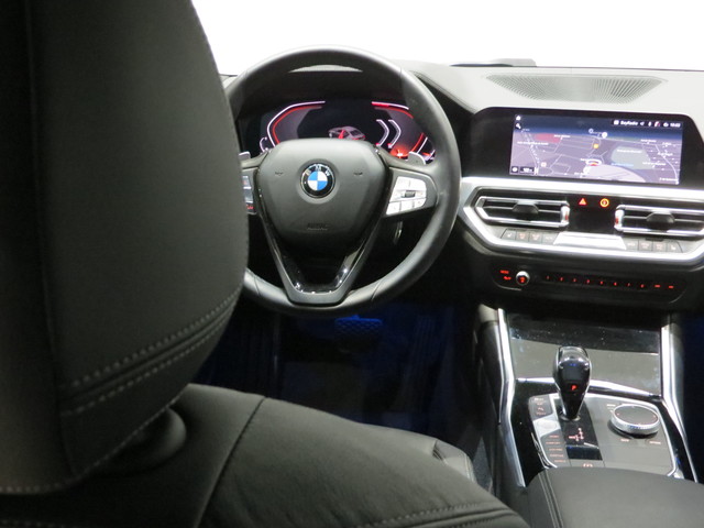 BMW Serie 3 330i color Gris. Año 2020. 190KW(258CV). Gasolina. En concesionario GANDIA Automoviles Fersan, S.A. de Valencia
