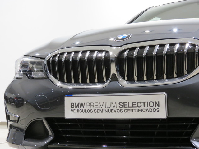 BMW Serie 3 330i color Gris. Año 2020. 190KW(258CV). Gasolina. En concesionario GANDIA Automoviles Fersan, S.A. de Valencia