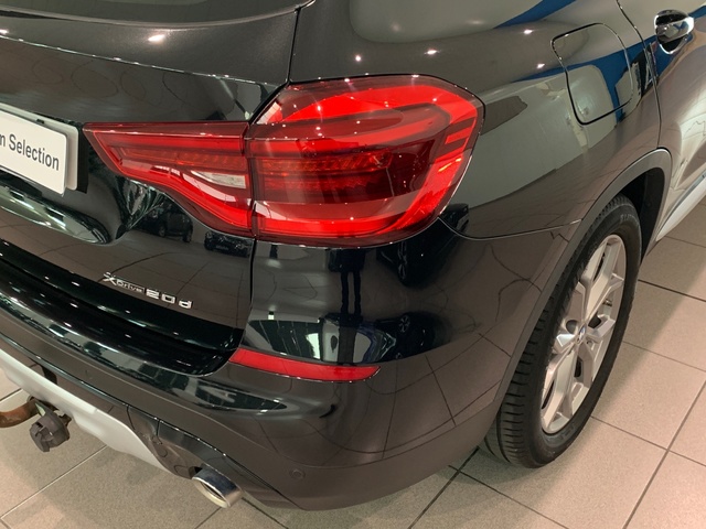 BMW X3 xDrive20d color Negro. Año 2018. 140KW(190CV). Diésel. En concesionario Celtamotor Lalín de Pontevedra